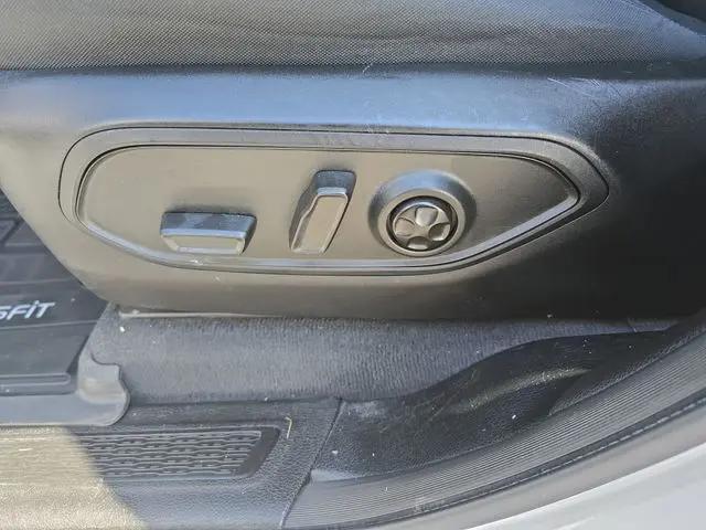 2023 Jeep Grand Cherokee L Laredo 4x4