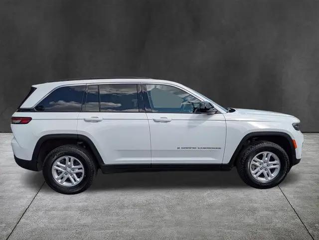2024 Jeep Grand Cherokee Laredo 4x4