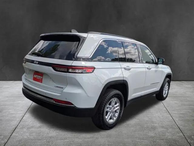 2024 Jeep Grand Cherokee Laredo 4x4