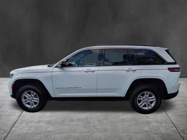 2024 Jeep Grand Cherokee Laredo 4x4