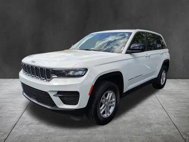 2024 Jeep Grand Cherokee Laredo 4x4