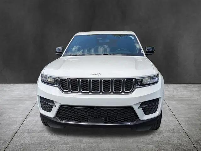 2024 Jeep Grand Cherokee Laredo 4x4