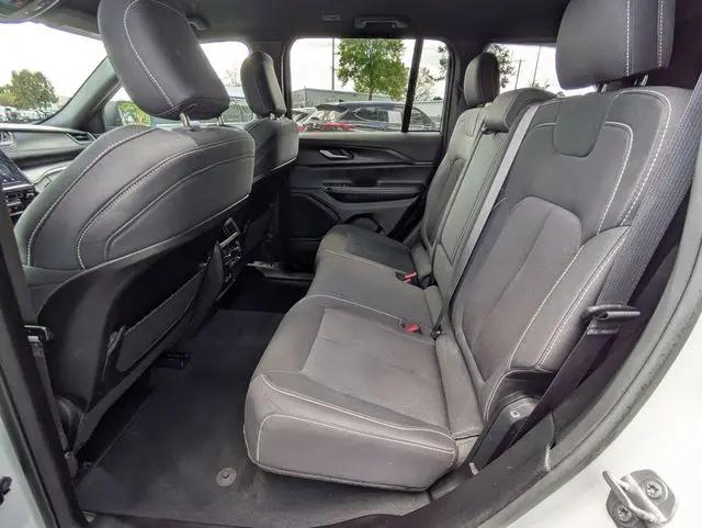 2024 Jeep Grand Cherokee Laredo 4x4