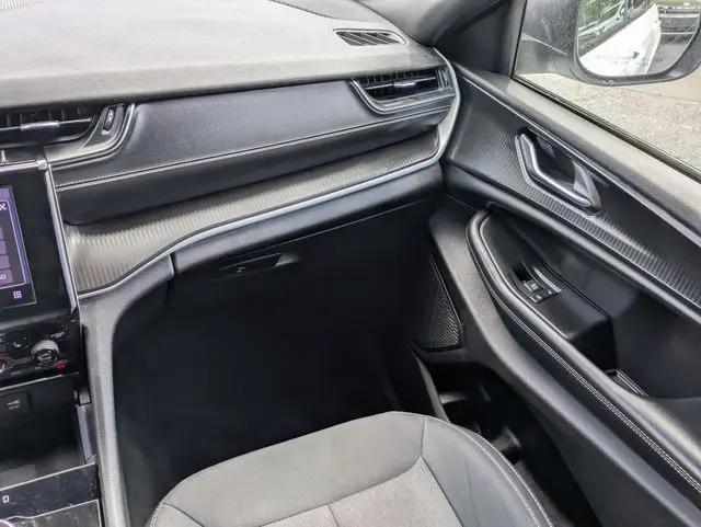 2024 Jeep Grand Cherokee Laredo 4x4