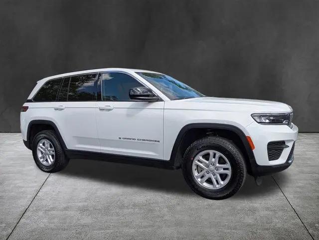 2024 Jeep Grand Cherokee Laredo 4x4