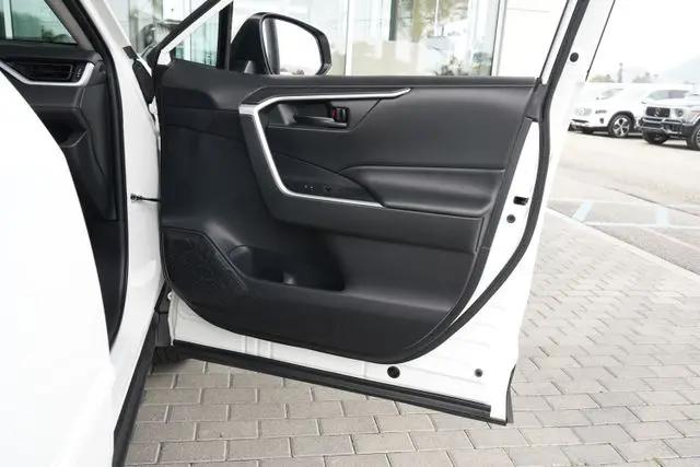 2023 Toyota RAV4 Hybrid LE
