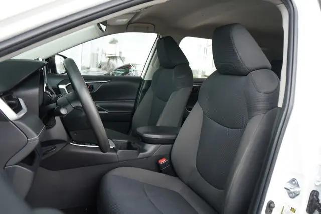 2023 Toyota RAV4 Hybrid LE