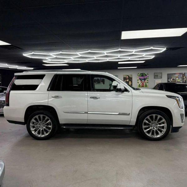 2017 Cadillac Escalade Luxury