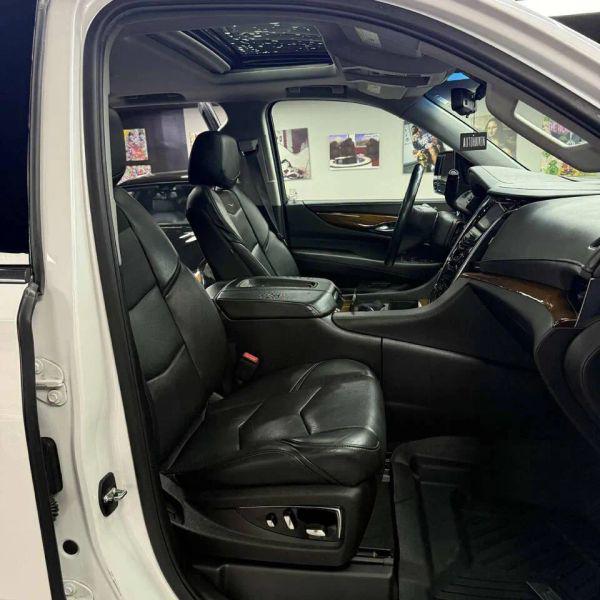 2017 Cadillac Escalade Luxury
