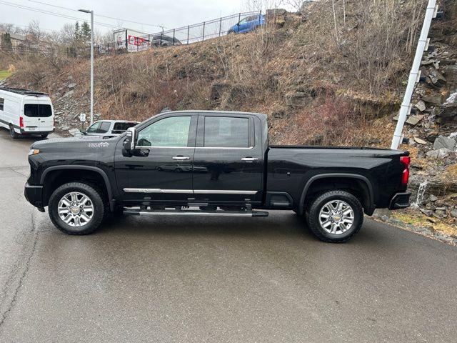 2024 Chevrolet Silverado 2500HD 4WD Crew Cab Standard Bed High Country