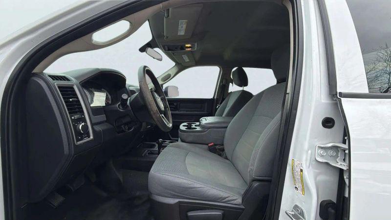 2017 Ram 2500 Tradesman Crew Cab 4x4 8' Box
