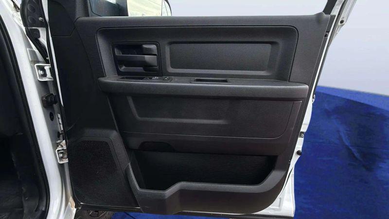 2017 Ram 2500 Tradesman Crew Cab 4x4 8' Box