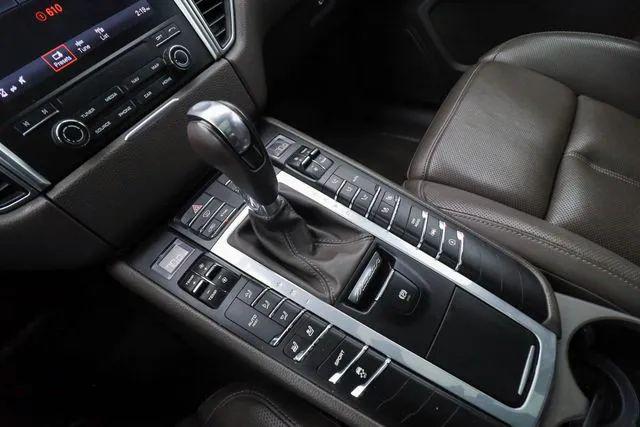 2018 Porsche Macan Sport Edition