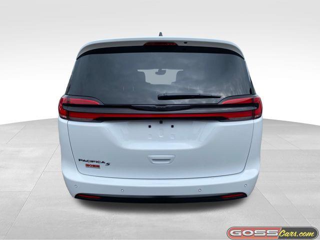 2026 Chrysler Pacifica Select for sale in South Burlington, VT