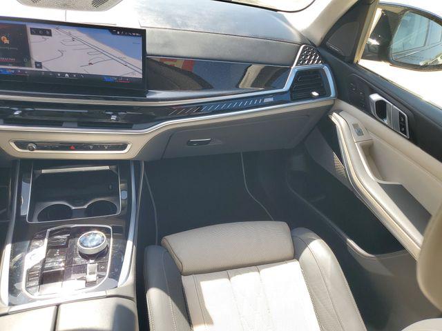 2024 BMW X7 M60i