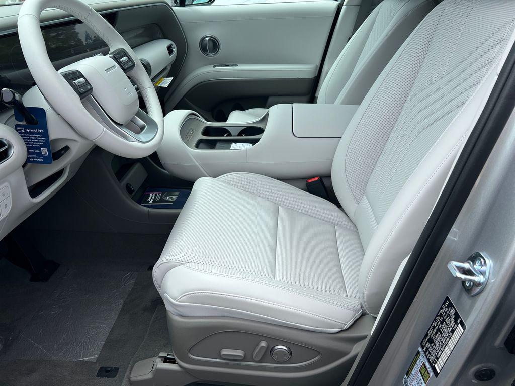 New 2026 Silver HYUNDAI Blue SEL 8P image 11