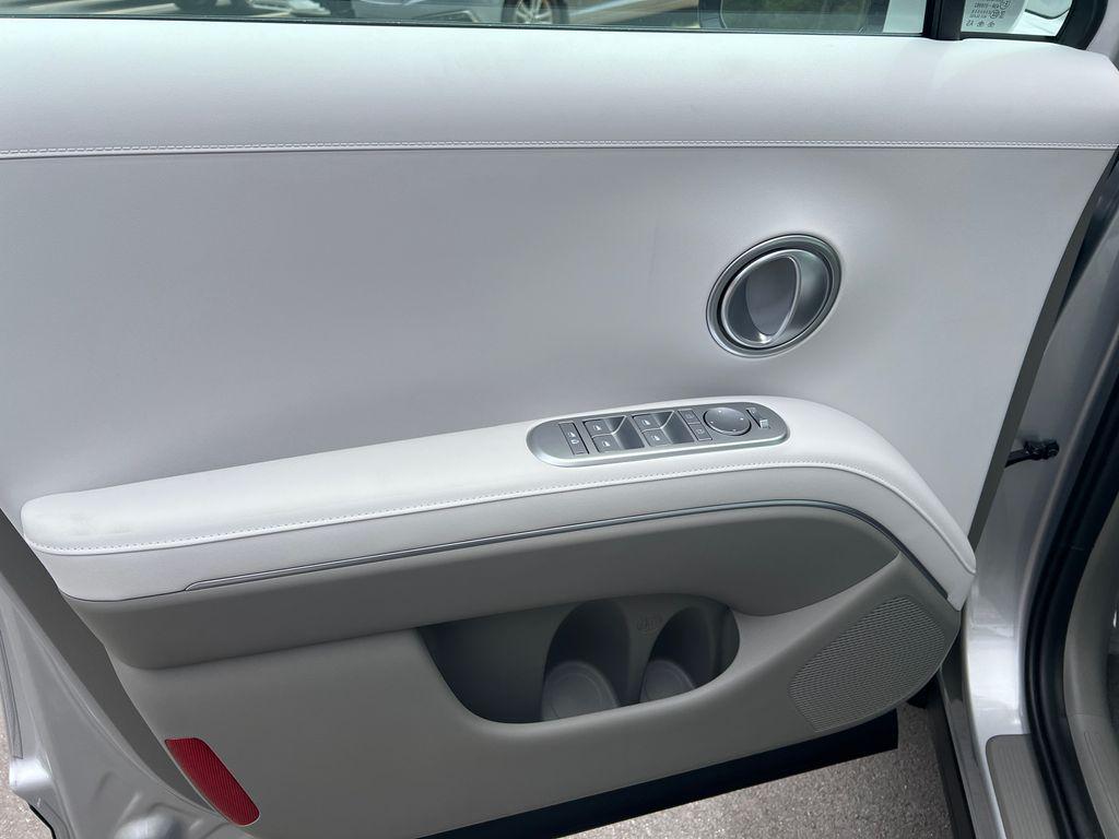 New 2026 Silver HYUNDAI Blue SEL 8P image 13