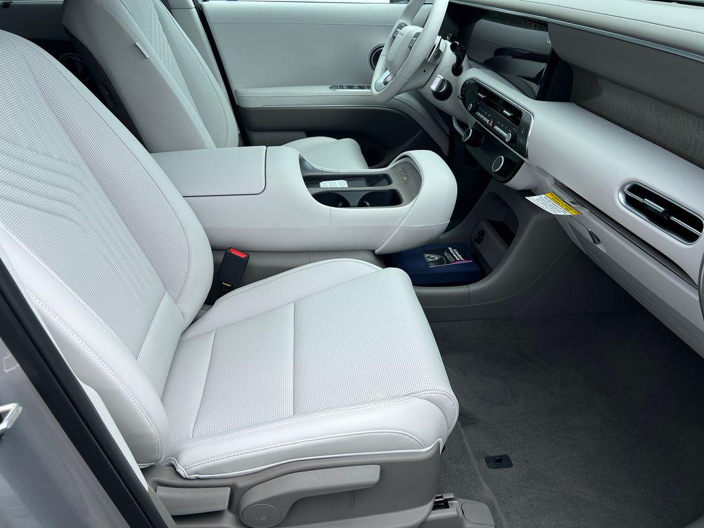 New 2026 Silver HYUNDAI Blue SEL 8P image 16