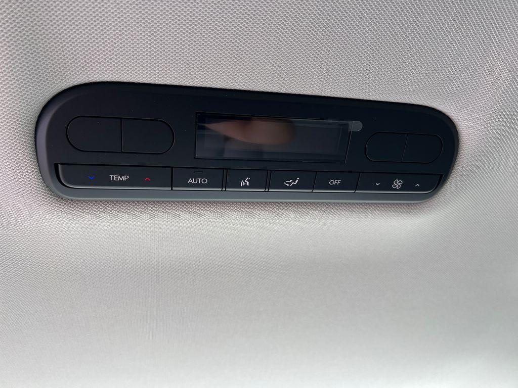 New 2026 Silver HYUNDAI Blue SEL 8P image 23