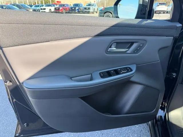 2026 Nissan LEAF PLATINUM+