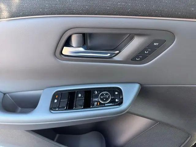 2026 Nissan LEAF PLATINUM+