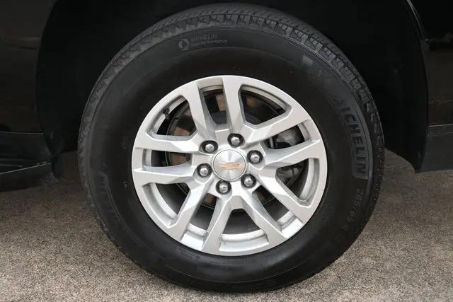 2024 Chevrolet Suburban 2WD LT