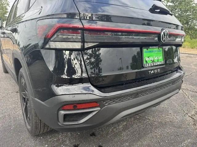 2026 Volkswagen Taos SE Black