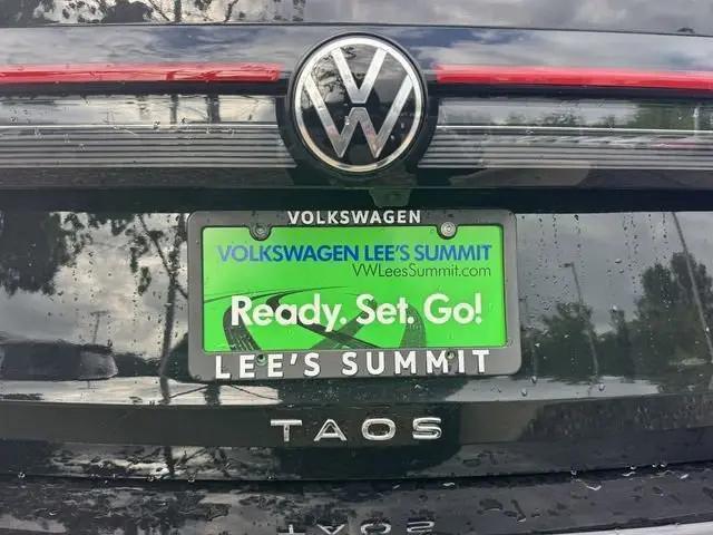 2026 Volkswagen Taos SE Black