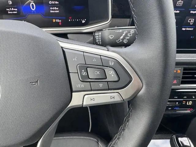 2026 Volkswagen Taos SE Black