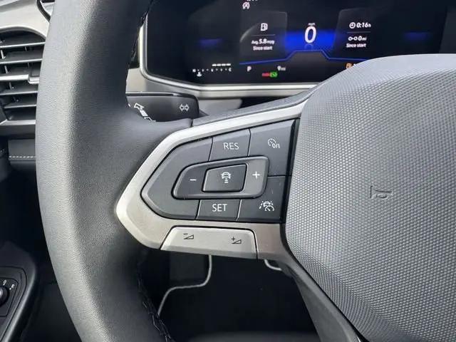 2026 Volkswagen Taos SE Black