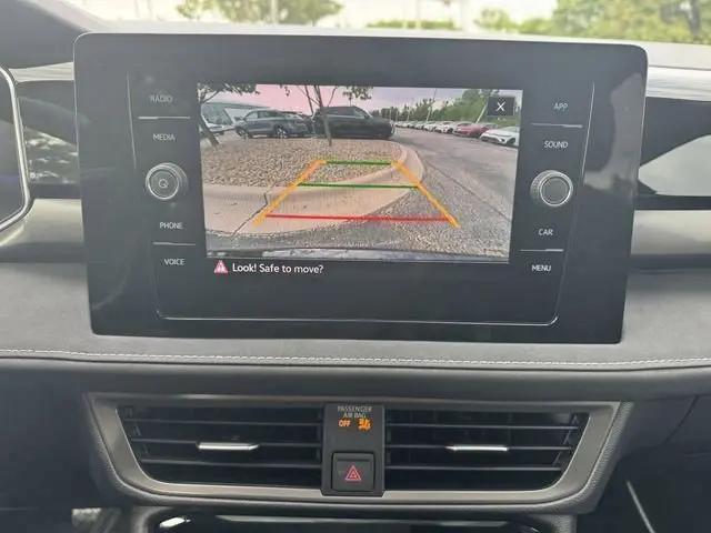 2026 Volkswagen Taos SE Black