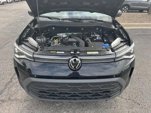 2026 Volkswagen Taos SE Black