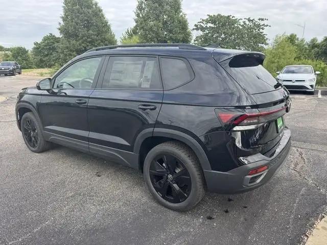2026 Volkswagen Taos SE Black