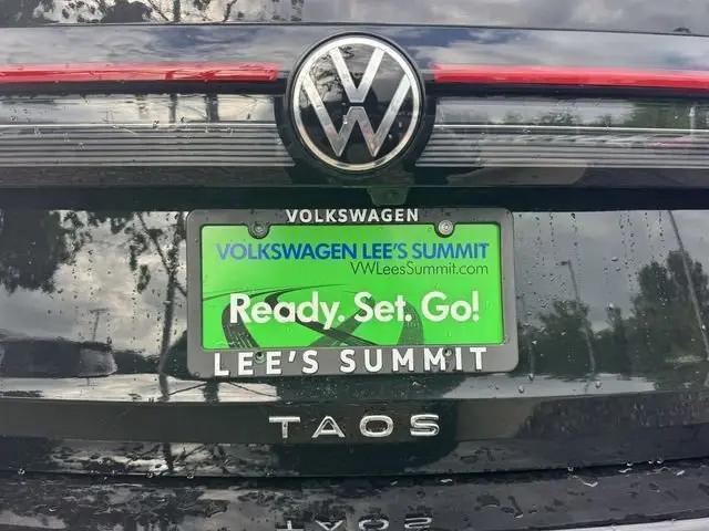 2026 Volkswagen Taos SE Black