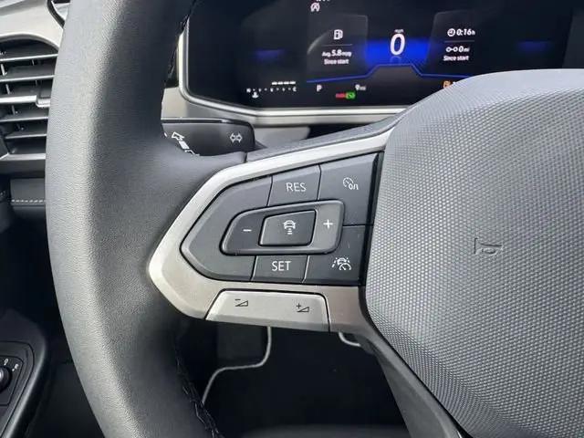 2026 Volkswagen Taos SE Black