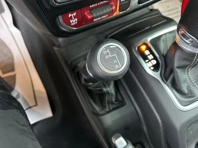 2024 Jeep Gladiator Sport