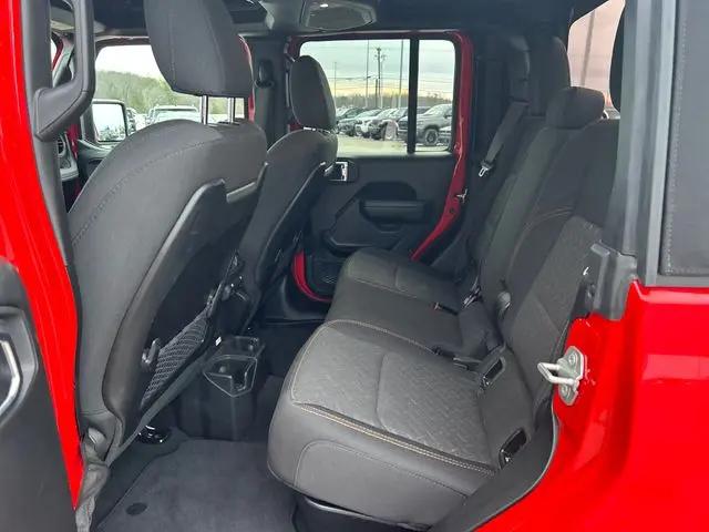 2024 Jeep Gladiator Sport