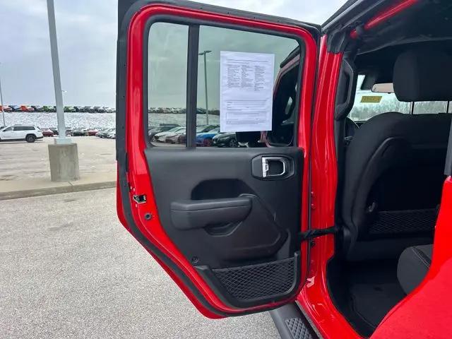 2024 Jeep Gladiator Sport