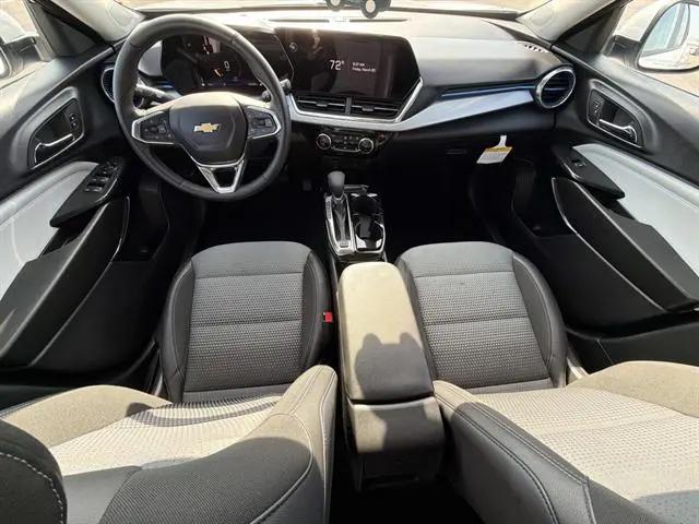 2025 Chevrolet Trax FWD LT