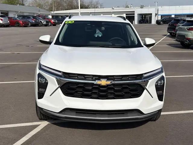 2025 Chevrolet Trax FWD LT