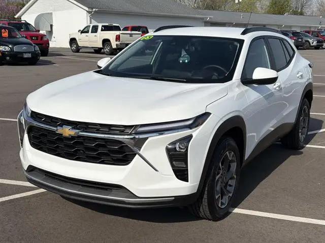 2025 Chevrolet Trax FWD LT