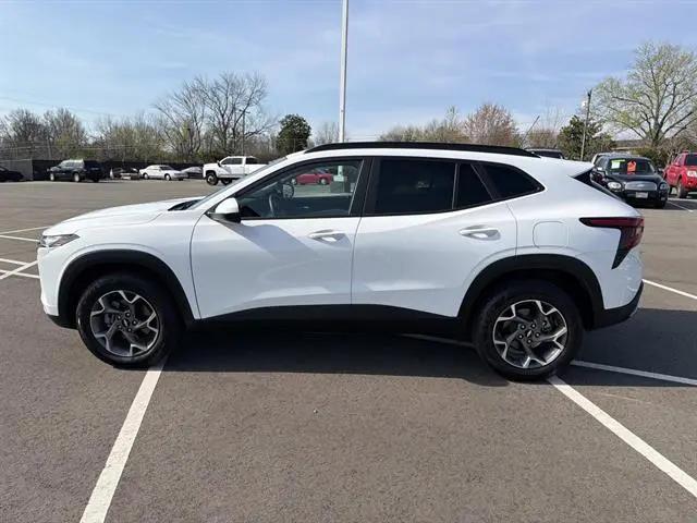 2025 Chevrolet Trax FWD LT