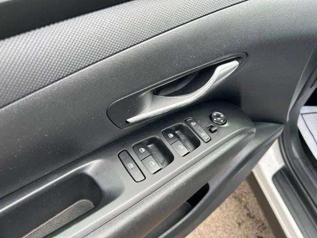 2022 Hyundai Tucson SE