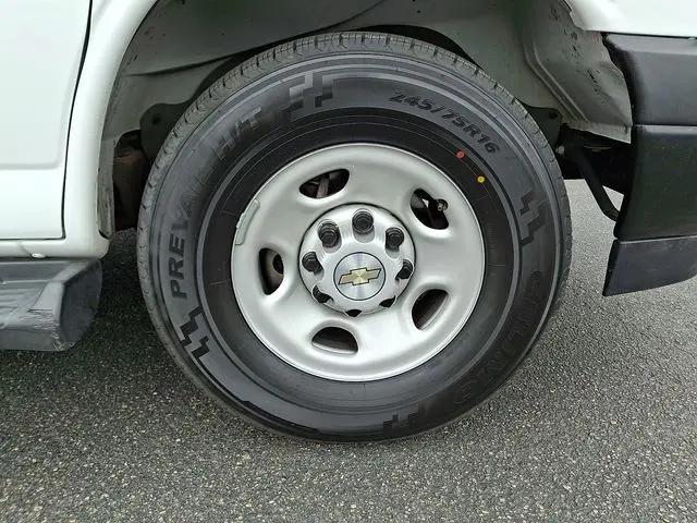2023 Chevrolet Express Passenger RWD 3500 Extended Wheelbase LS