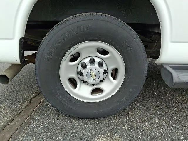 2023 Chevrolet Express Passenger RWD 3500 Extended Wheelbase LS
