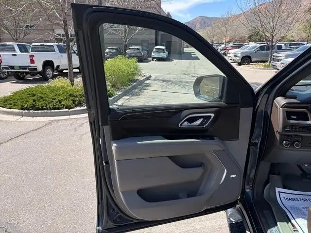 2022 Chevrolet Suburban 4WD Z71