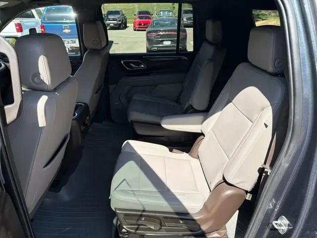 2022 Chevrolet Suburban 4WD Z71
