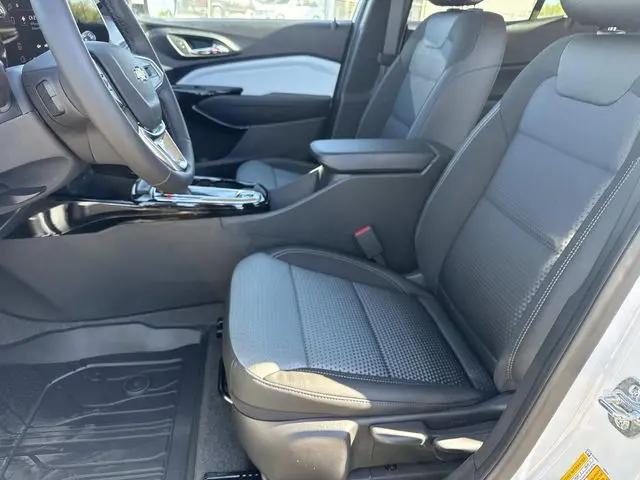2026 Chevrolet Trax FWD LT