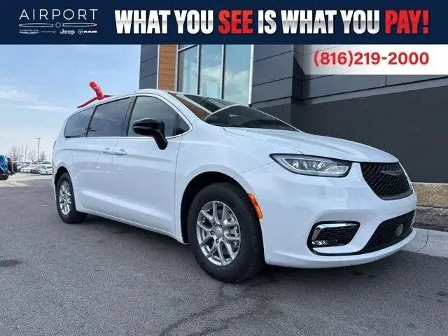 2026 Chrysler Pacifica Select for sale in Platte City, MO