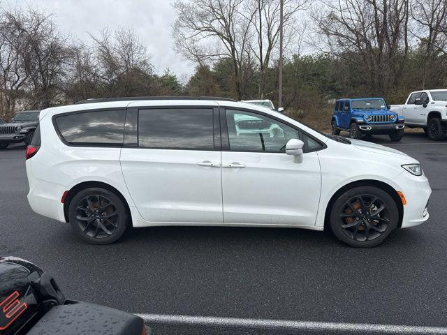 2021 Chrysler Pacifica Touring